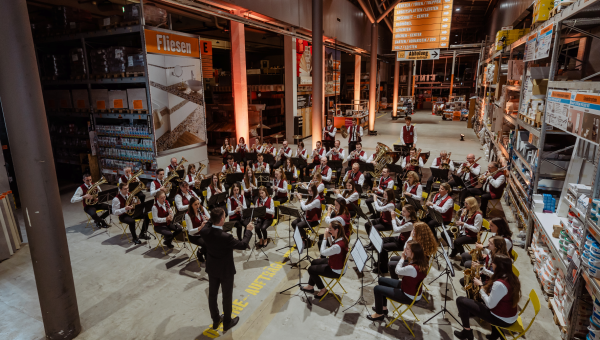 Nachts im Baumarkt - Die Kultus bei HORNBACH